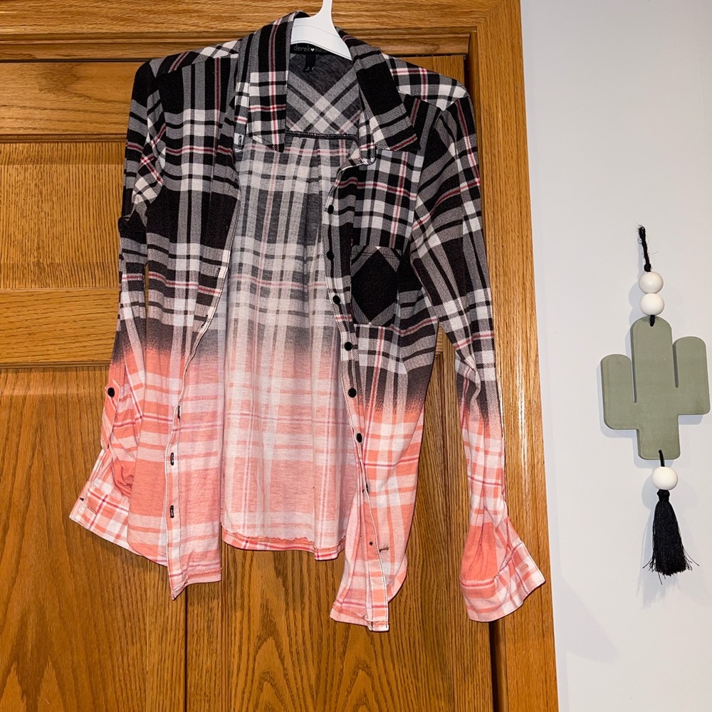 Derek Heart Black and Peach Plaid Flannel Size L
